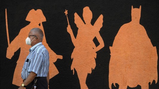 España levanta la obligatoriedad del uso de barbijo al aire libre