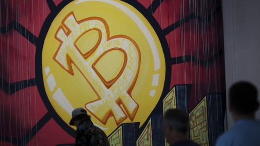 El bitcoin cae por debajo de los 30.000 dólares por primera vez en cinco meses