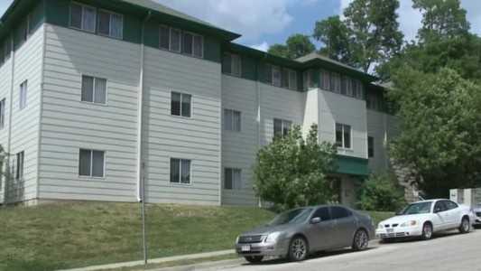 Juzgarán como adulto a un adolescente acusado de matar a su hija de 6 meses