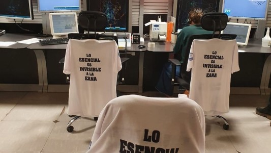 Por paro de controladores aéreos, habrá inconvenientes con los vuelos durante cuatro semanas