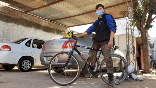 Le robaron la bicicleta y gracias a la solidaridad consiguió una nueva