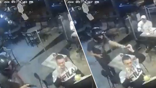 Video: se toma con calma el asalto de un motochorro y sigue comiendo en el bar