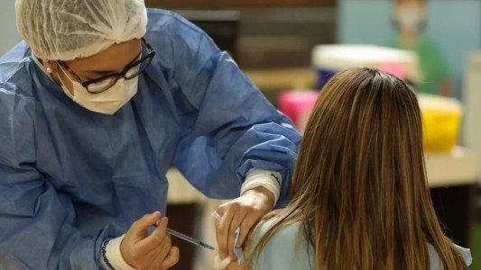 Más de 5000 inscriptos en la Ciudad de Buenos Aires para ensayos de combinación de vacunas