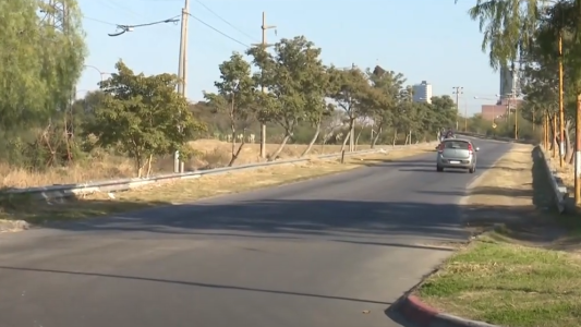 Salió a robar con su hija de 5 años y la dejó abandonada en medio de la ruta