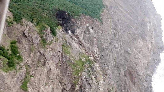 Hallan los restos de 19 víctimas por el accidente aéreo en Kamchatka y declaran tres días de duelo