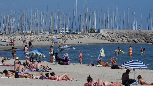 Francia aconsejó a sus ciudadanos no irse de vacaciones a España y Portugal por el repunte de contagios de coronavirus