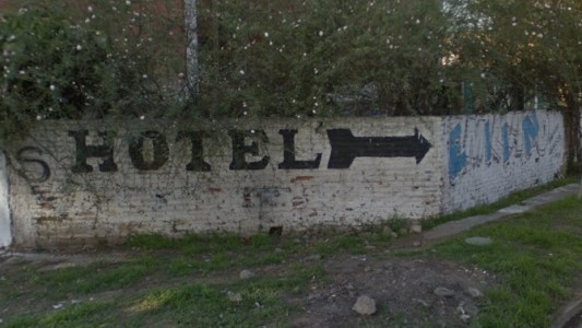 Previo al Día del Amigo encontró a su esposa con su mejor amigo entrando a un telo en Parque 9 de Julio