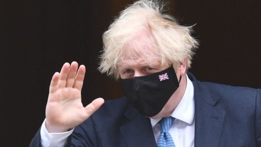 Boris Johnson hace cuarentena ante el positivo por Covid-19 de su Ministro de Salud