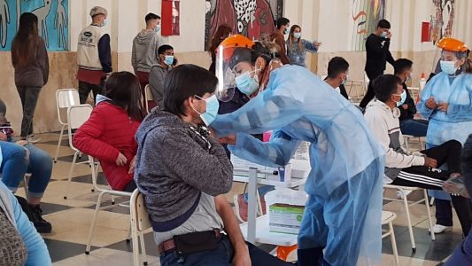 Desde hoy en Córdoba, mayores de 40 años a vacunarse sin turno