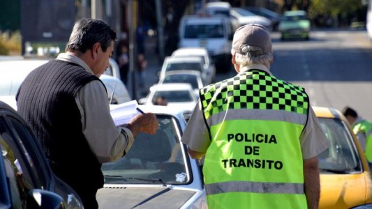 Multas de tránsito, opción de trabajo comunitario para insolventes