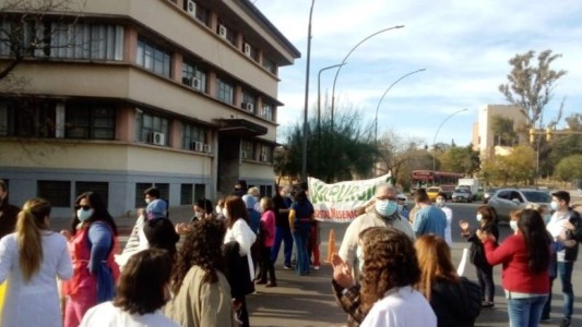 Sobrecarga por la pandemia y bajos sueldos: reclamos en la protesta de trabajadores de la salud