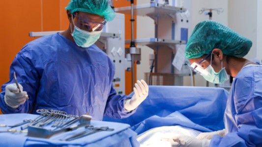 El shock del estudiante de medicina que se topó con el cuerpo de su mejor amigo en una clase de anatomía