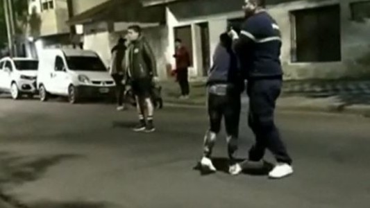 Video: Linchan a mujeres que le robaron y apuñalaron a chofer en Lanús