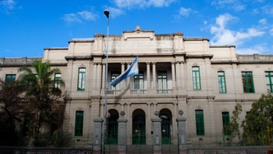 Aíslan a 170 alumnos, docentes y personal de la escuela Alejandro Carbó por casos de Covid-19