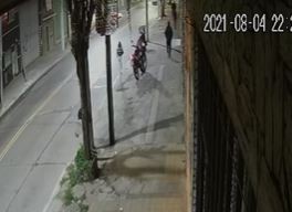 Video: Le robaron la moto a un delivery que estaba por hacer una entrega