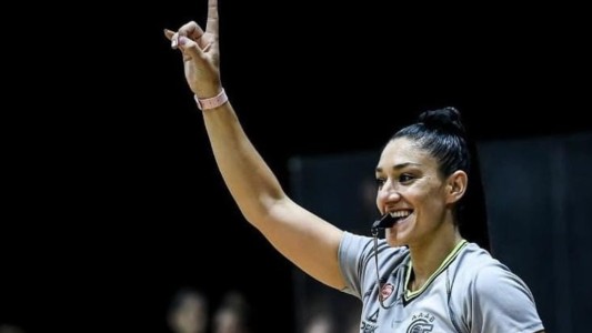 Debutó como árbitra: es una de las 8 mujeres con licencia negra en el mundo