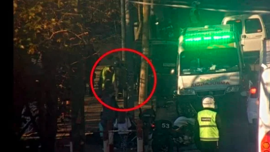 Video: abogado atropella a un motociclista tras una discusión de tránsito