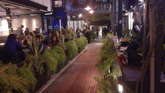 Incentivos para vacunación: descuentos en bares y restaurantes