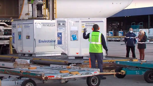 Llegan hoy al país otras 530.400 dosis de Astrazeneca