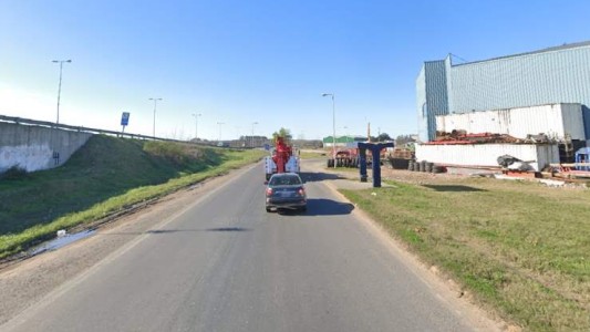 Un hombre asesinado y su padre herido al ser apuñalados en una parada de colectivos en Pilar