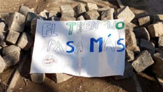 Una chica de 15 años murió arrollada por el tren carguero que atraviesa la Villa 21-24