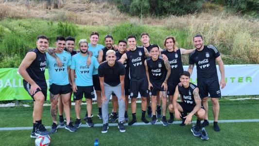 Le cortó el pelo a la Sub 23 Argentina y es candidato al "Barbero del año"