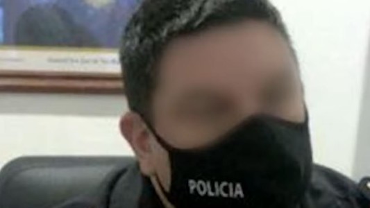 Detuvieron a un comisario mayor acusado de atacar a su pareja, tener un arma ilegal y una moto robada