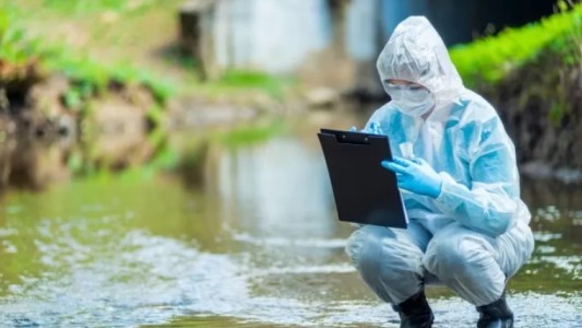 Hallaron restos de la variante Delta en las aguas cloacales de Córdoba