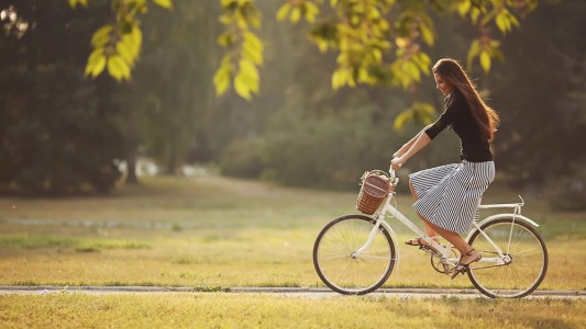 Recomiendan andar en bicicleta para retomar la actividad física luego de tener coronavirus