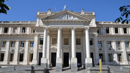 Polémica por licencias en tribunales