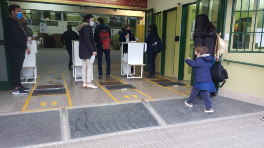 Escolaridad presencial gradual: regresan hoy 420 mil alumnos de escuelas públicas