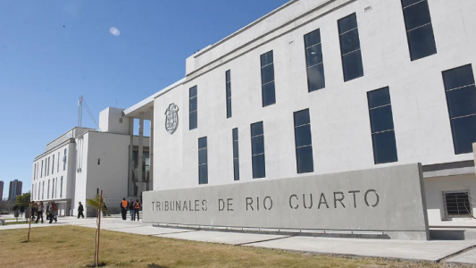 Juzgarán en Río Cuarto a profesor acusado de abusar sexualmente de 11 alumnas
