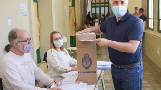 Votó el intendente de Córdoba: Llaryora repudió la "campaña maliciosa" contra Mario Negri