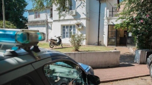Rosario: allanaron una comisaría y detuvieron a seis policías