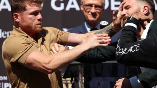 Canelo y Plant no llegaron al ring: se fueron a las manos en la conferencia de prensa