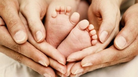 "Bebé de tres padres"; primer nacimiento en Argentina por ese método de fertilidad