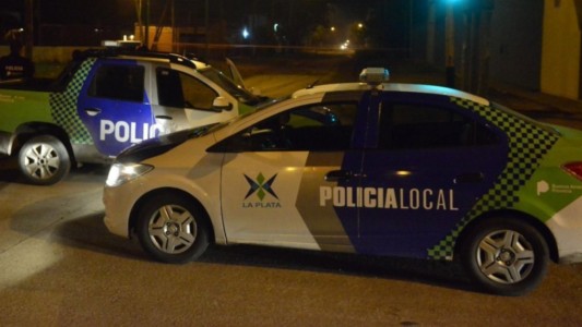 La Plata: se vistieron de policías, ataron a un abuelo y a sus nietos y se llevaron un millón de pesos