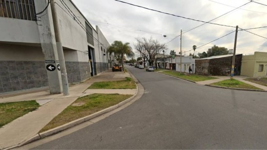 Rosario: tenía 19 años, salió de su casa caminando y lo mataron a balazos