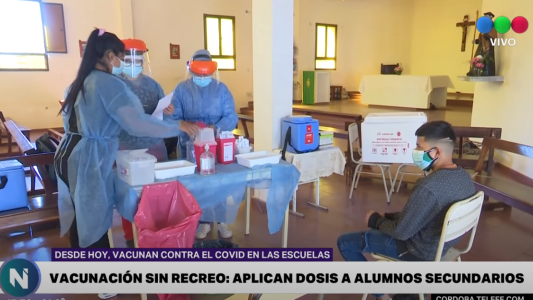 Comenzó la vacunación de estudiantes secundarios en las escuelas