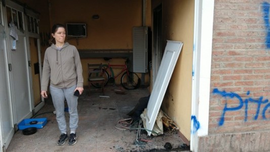 Vandalizaron la casa y mataron a las mascotas del docente acusado de abuso sexual