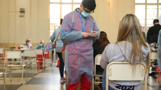 Covid-19: avanza la vacunación de adolescentes de 14 y 15 años