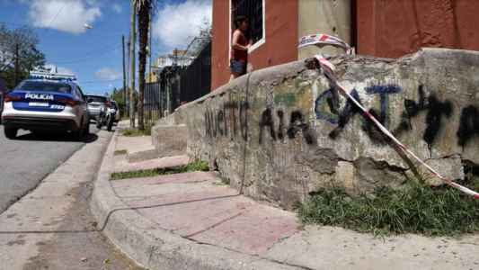 Joven que escapaba de un intento de robo murió al chocar con su moto contra un poste