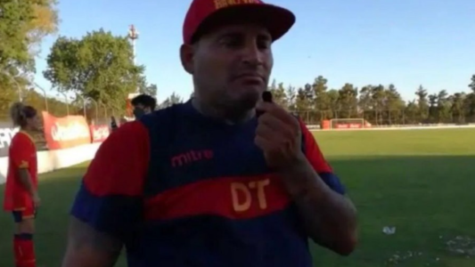 Estupor en el torneo femenino de fútbol de AFA: el DT de Español, denunciado por abuso sexual de jugadora