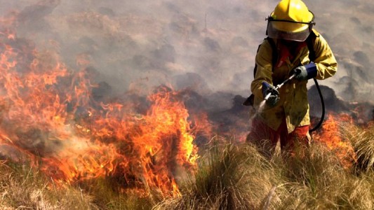 Fuego en Traslasierras: 25 evacuados en Tala Cañada