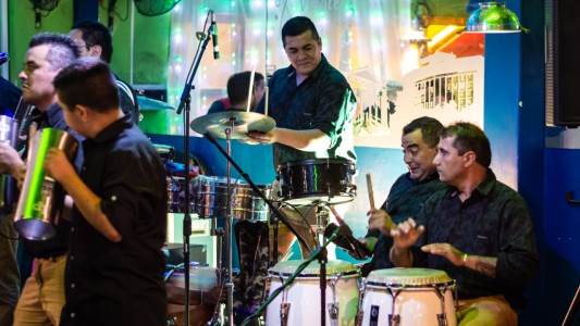Los santafesinos festejan el Día de la Cumbia, a pura música este domingo