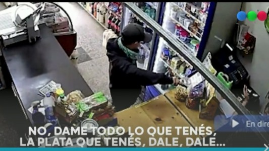 "Estás entregada", la amenaza al asaltar a una fiambrera: el audio de terror