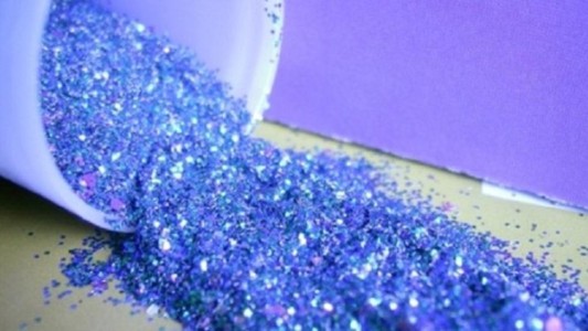 Una nena aspiró purpurina y quedó en terapia intensiva