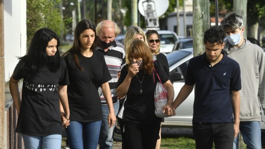 Dolor en el último adiós al kiosquero asesinado en Ramos Mejía