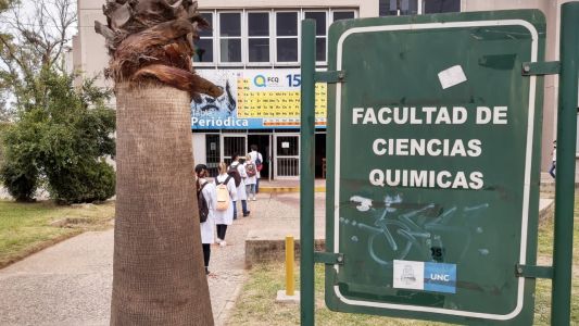 Fue a denunciar y terminó siendo investigada por no vacunarse