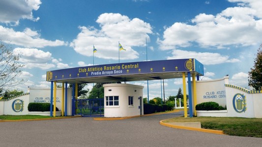 Primer club en adherir a la ley del cupo laboral travesti trans